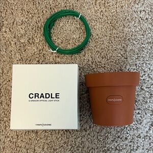 G-DRAGON Light Stick Cradle